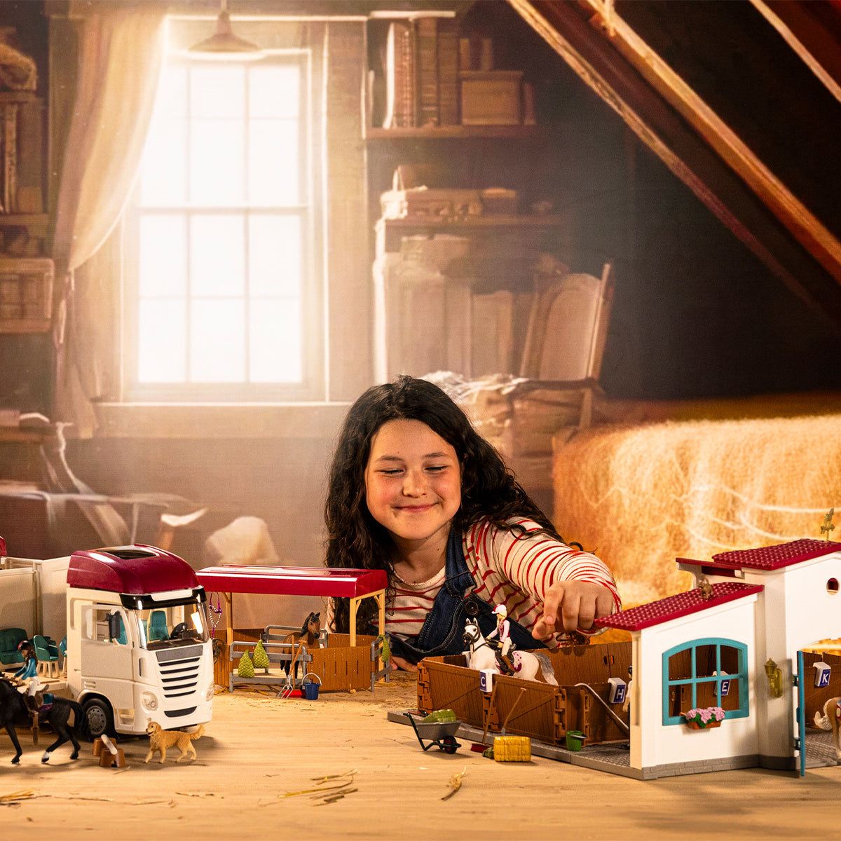 Eooerr Ree Riding Arena Peppertree 42639 | Schleich USA Inc.