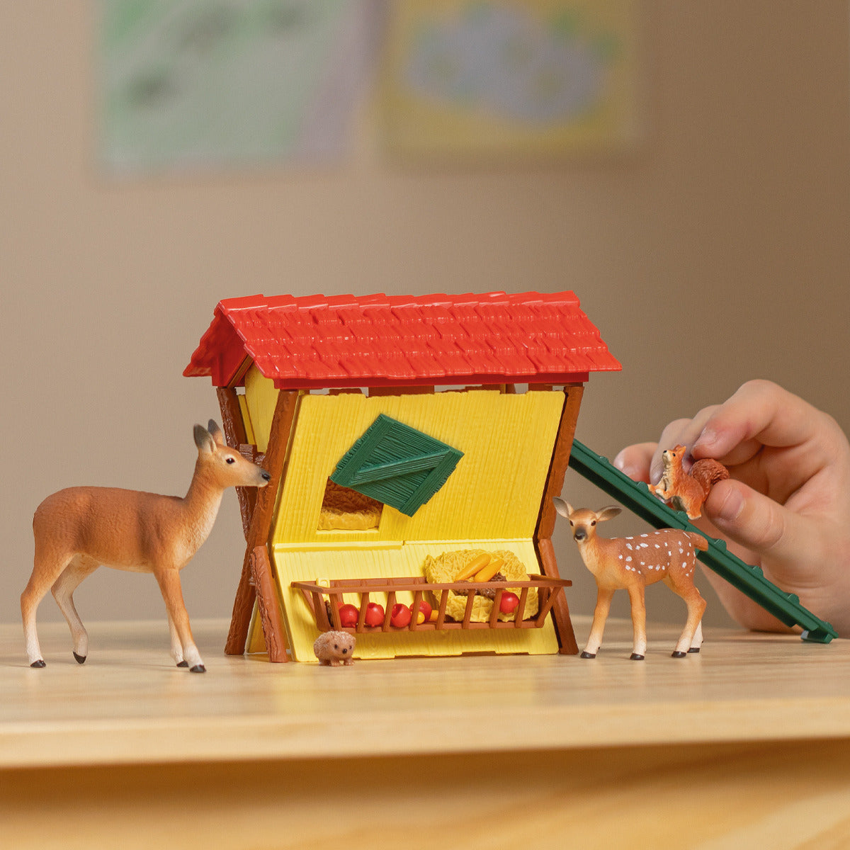 Schleich ブナの木30650 新品　廃盤品 Feeding the Forest Animals 42658 | Schleich USA Inc.