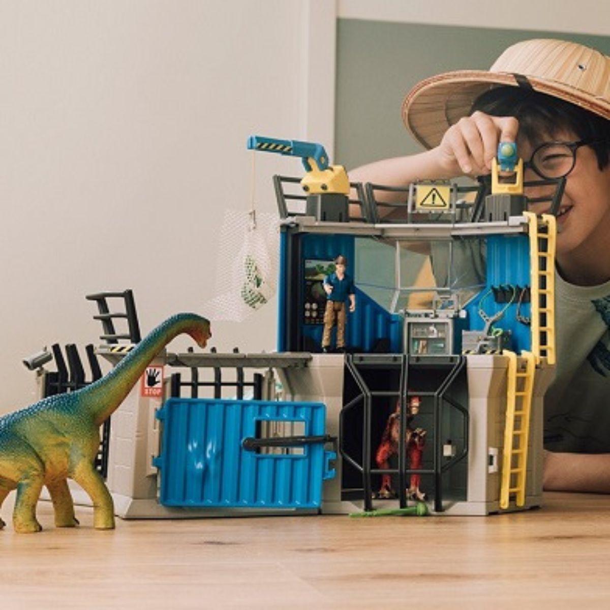 Large dino research station 41462 | Schleich USA Inc.