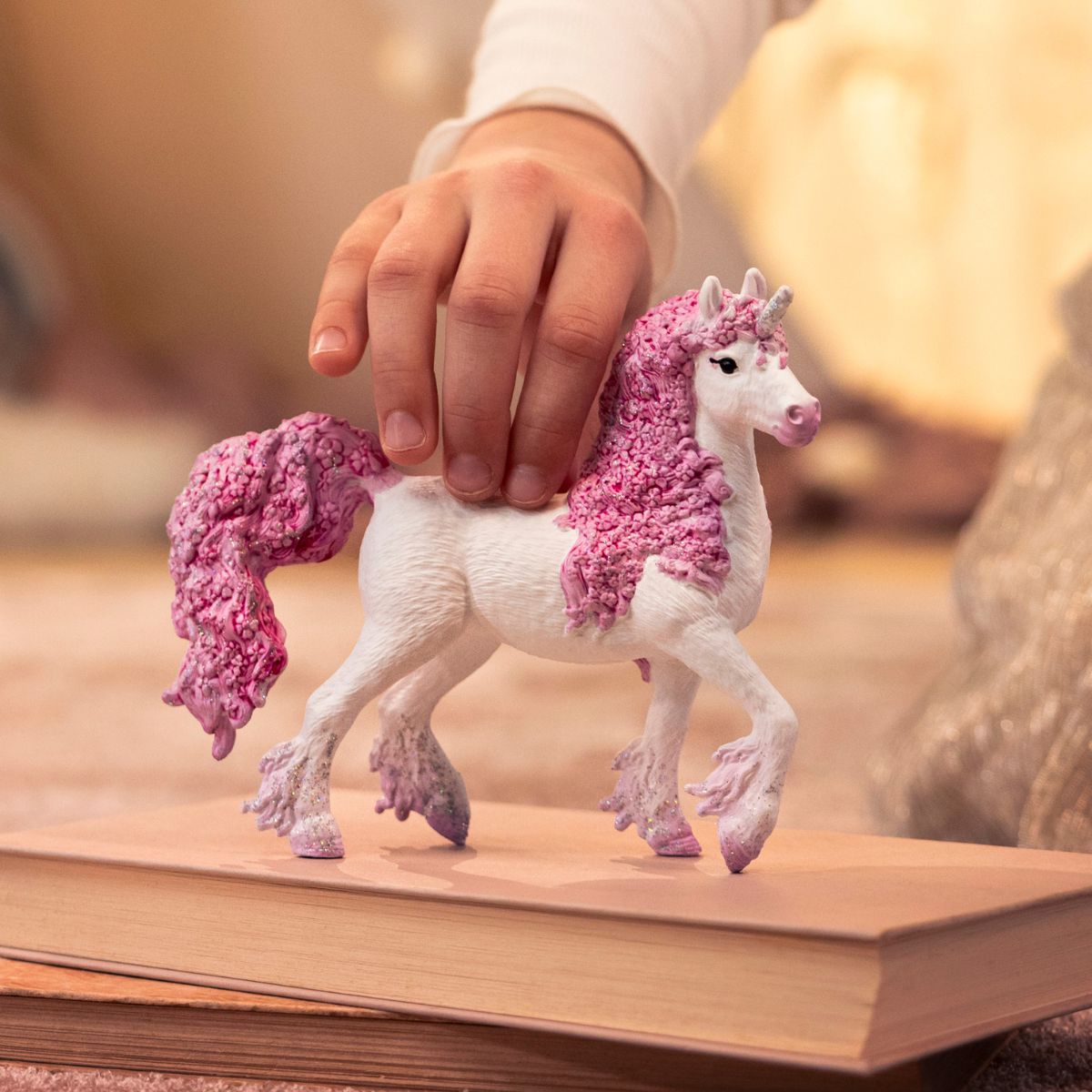 ラブラド★エンジェルオーラ☆ミニUNICORN✨オルゴナイト Fairy Sera with blossom unicorn 70565 | schleich