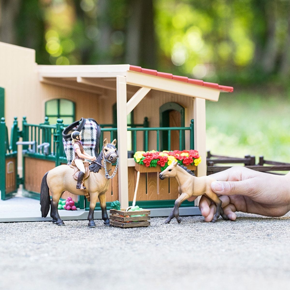 Schleich farm world barn & animal playset deals